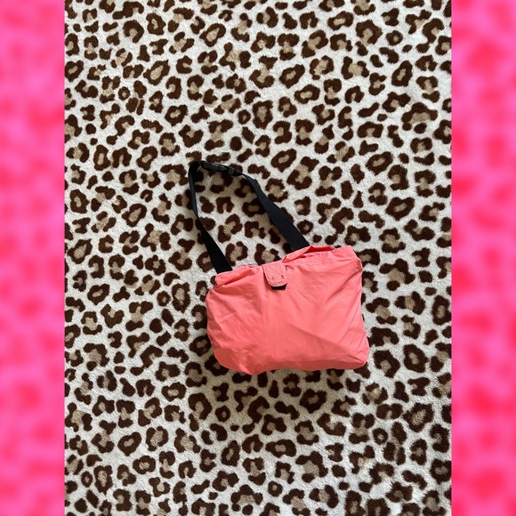 pocket rain & windproof coat - Picture 2 of 2